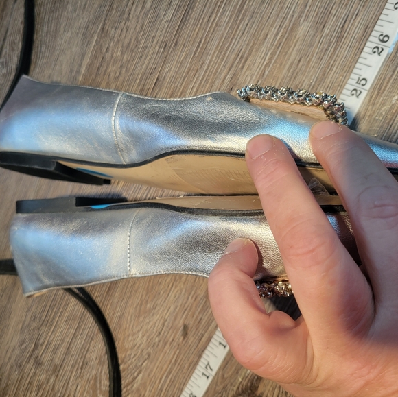 Marian NWOT Silver Flats with Embellished Design size 7.5 - Picture 5 of 7